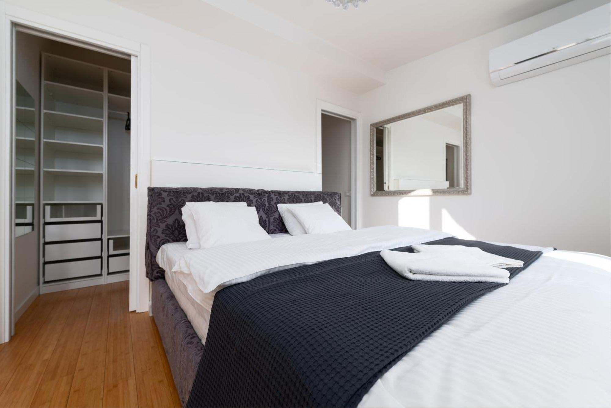 Two-Level Apart With A Terrace Near The Vltava River Prague Luaran gambar