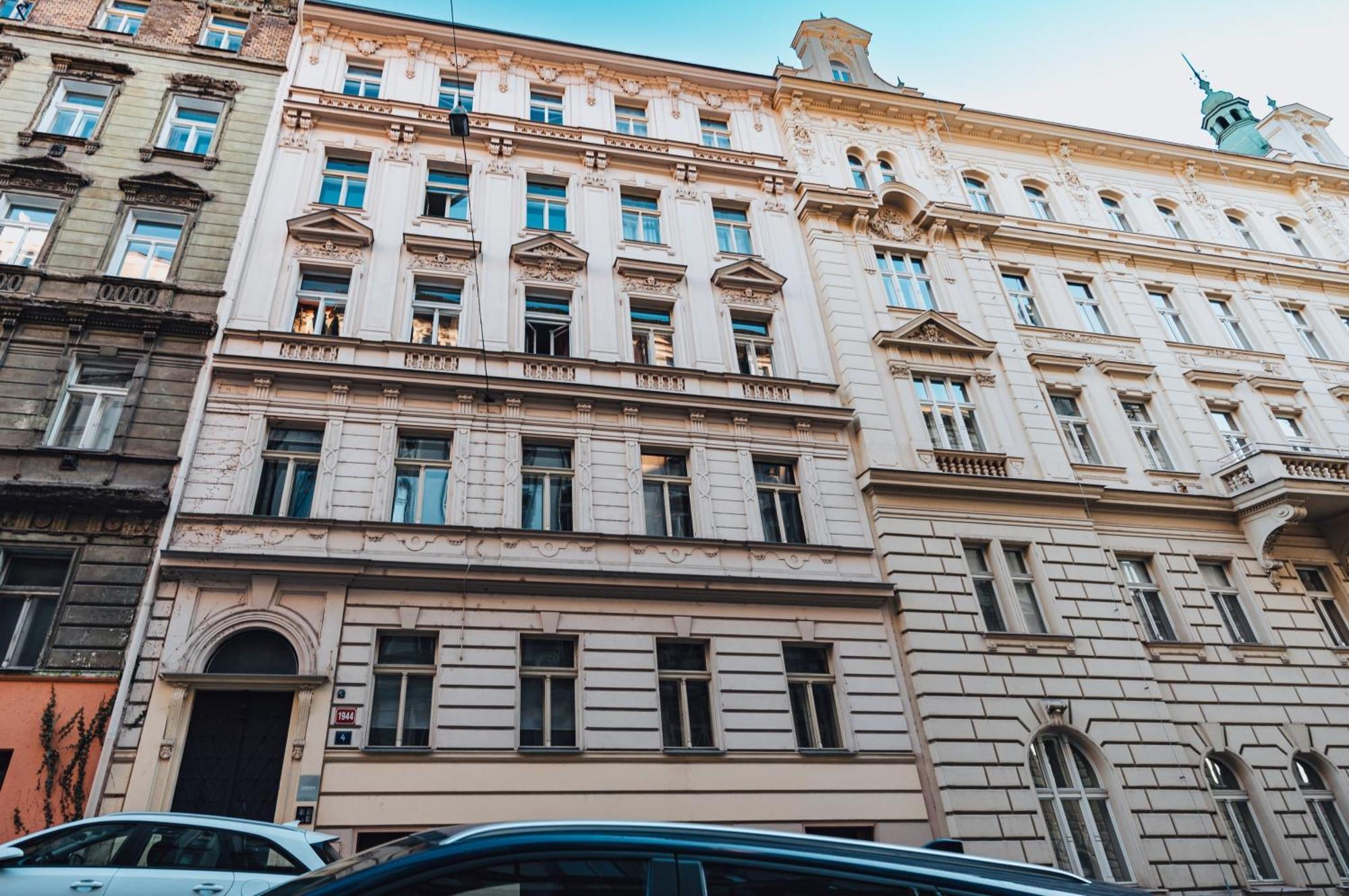 Two-Level Apart With A Terrace Near The Vltava River Prague Luaran gambar